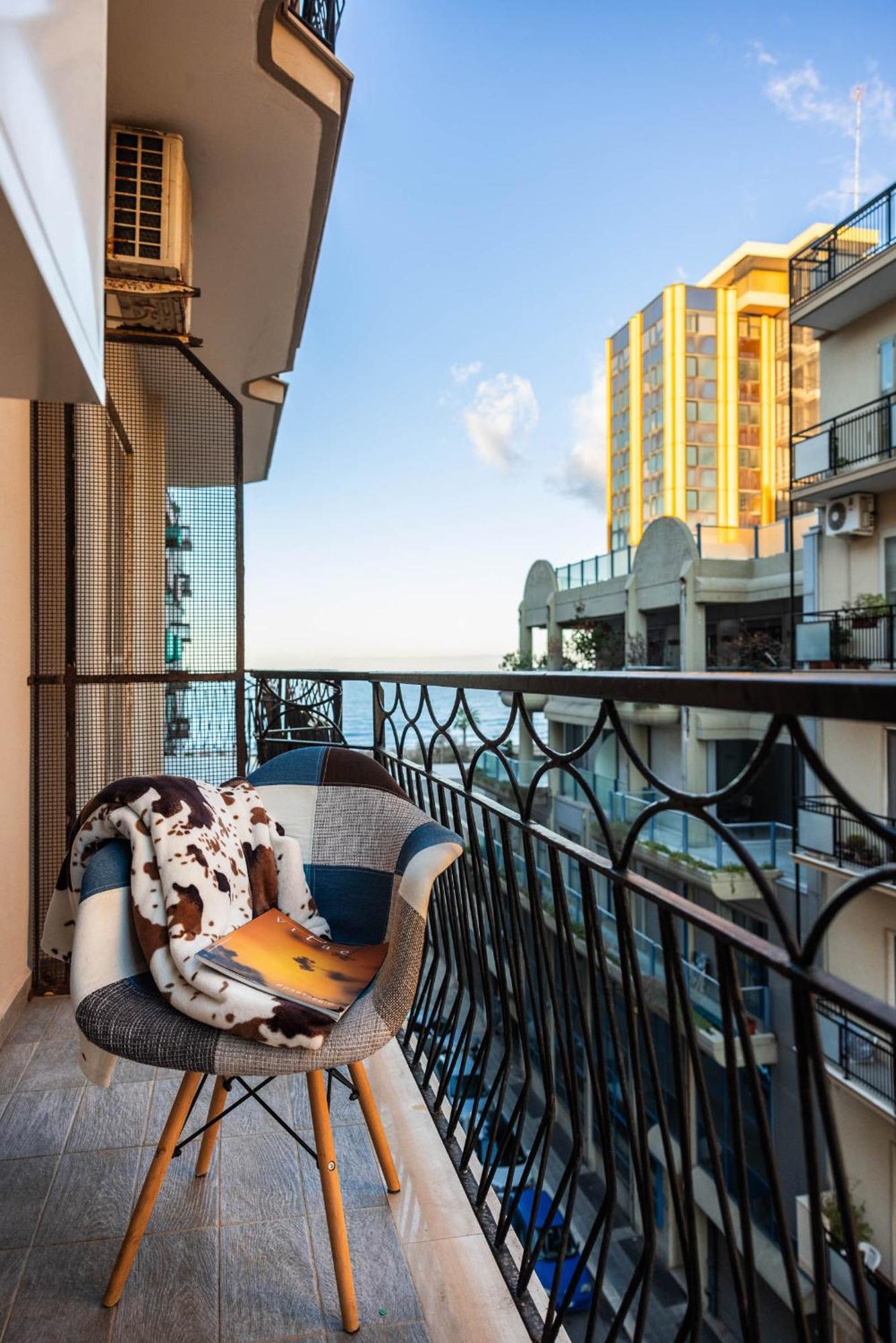 Casa Dei Visionari - Mare Apartment Bari Luaran gambar