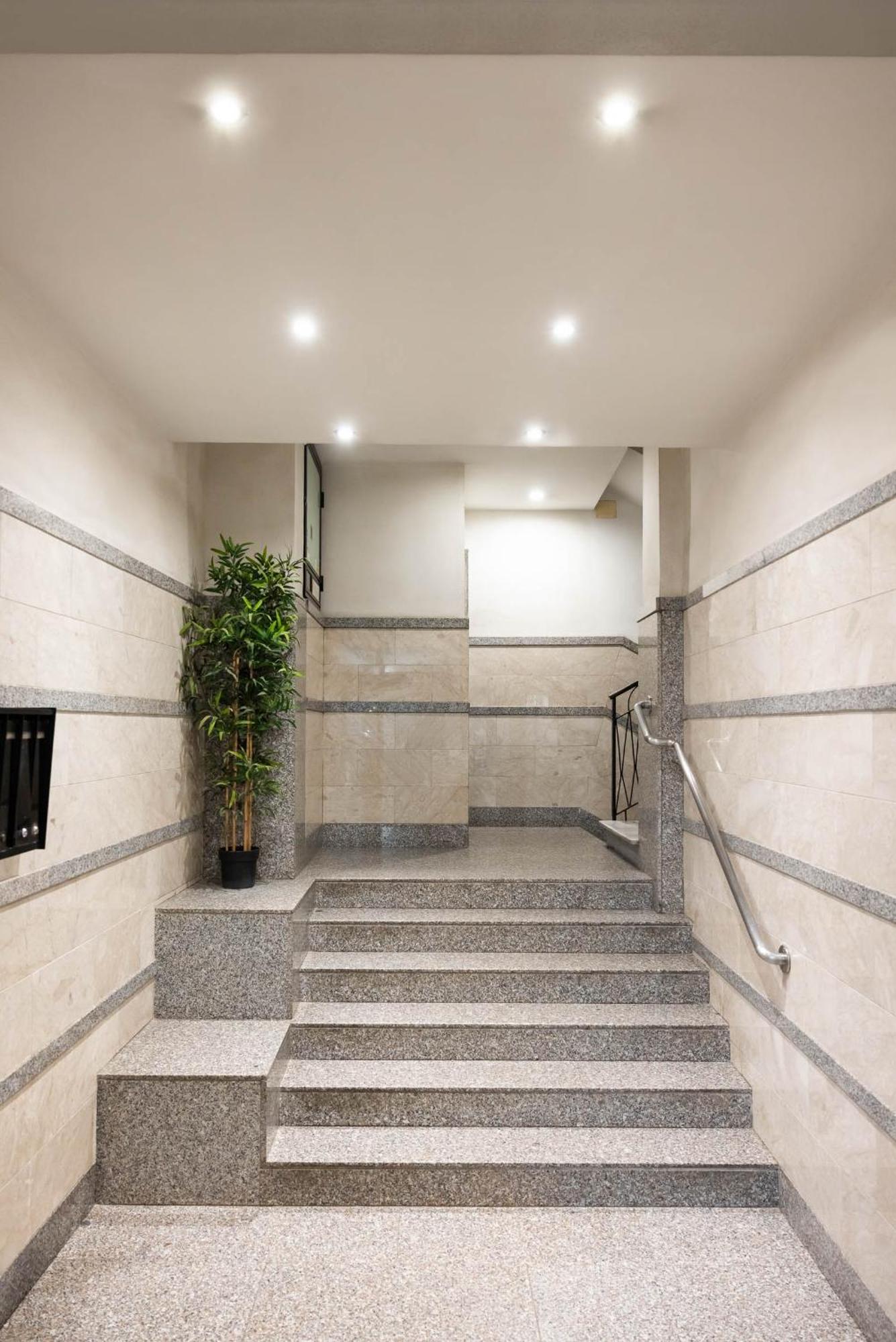 Casa Dei Visionari - Mare Apartment Bari Luaran gambar