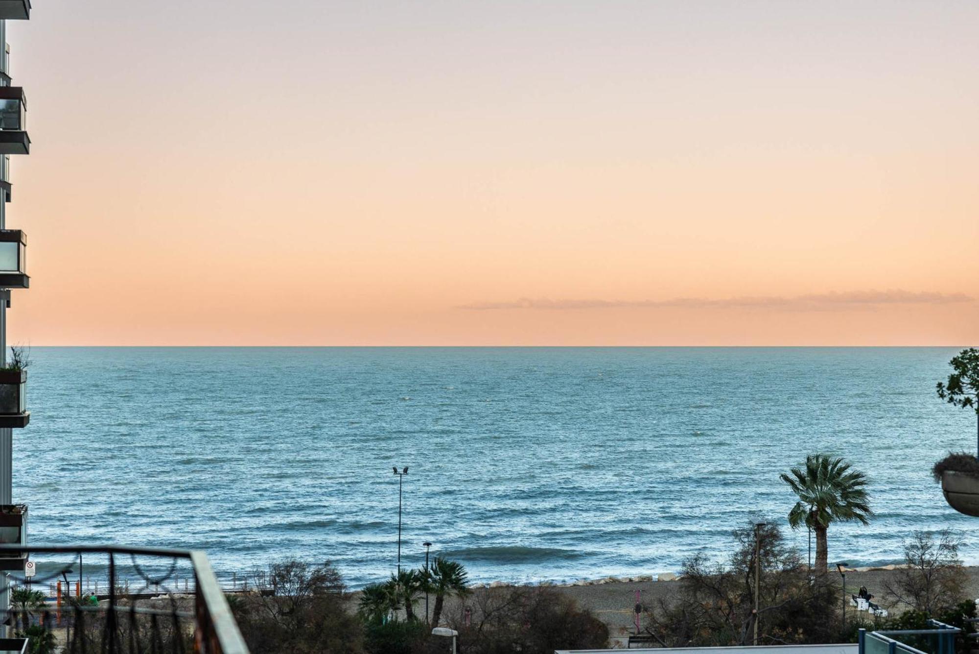 Casa Dei Visionari - Mare Apartment Bari Luaran gambar