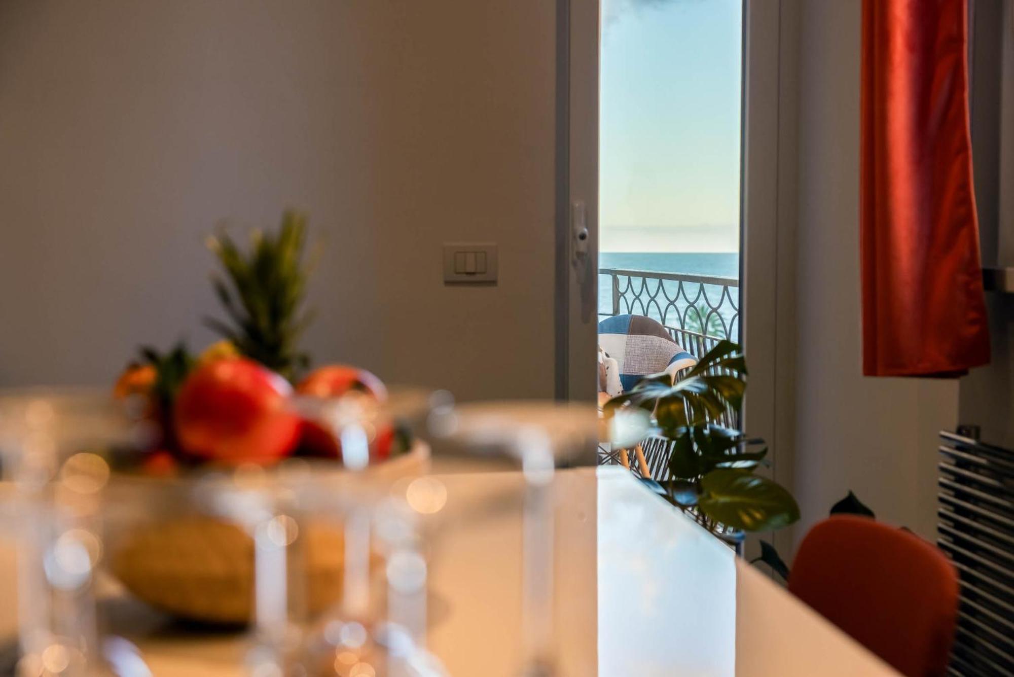 Casa Dei Visionari - Mare Apartment Bari Luaran gambar