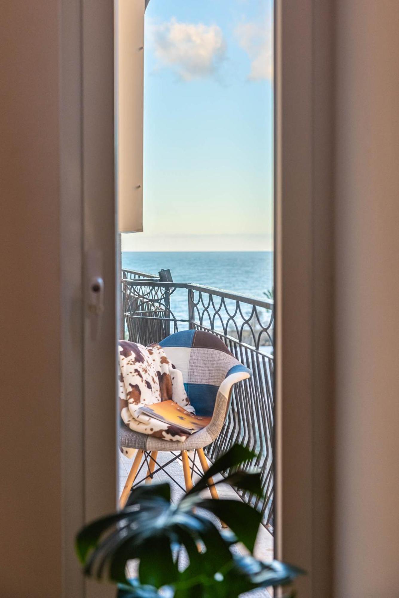 Casa Dei Visionari - Mare Apartment Bari Luaran gambar